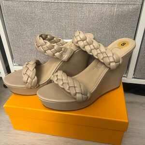 New Women's Beige Wedge Sandals